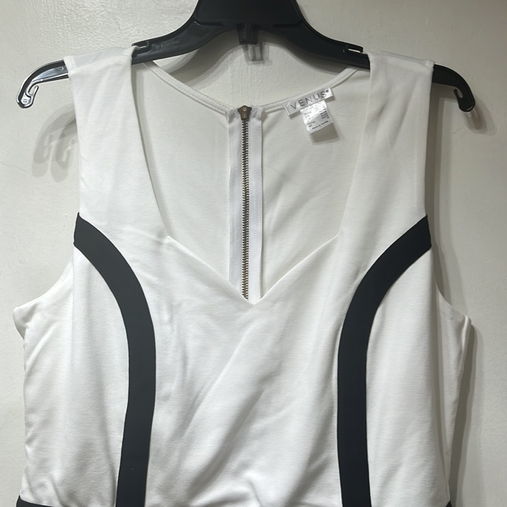 NWOT Venus dress - Picture 2 of 4